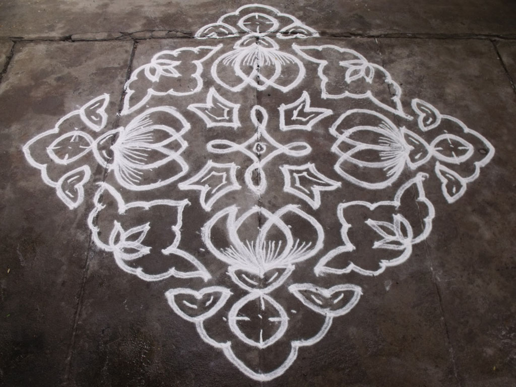 lotus pulli kolam design 12