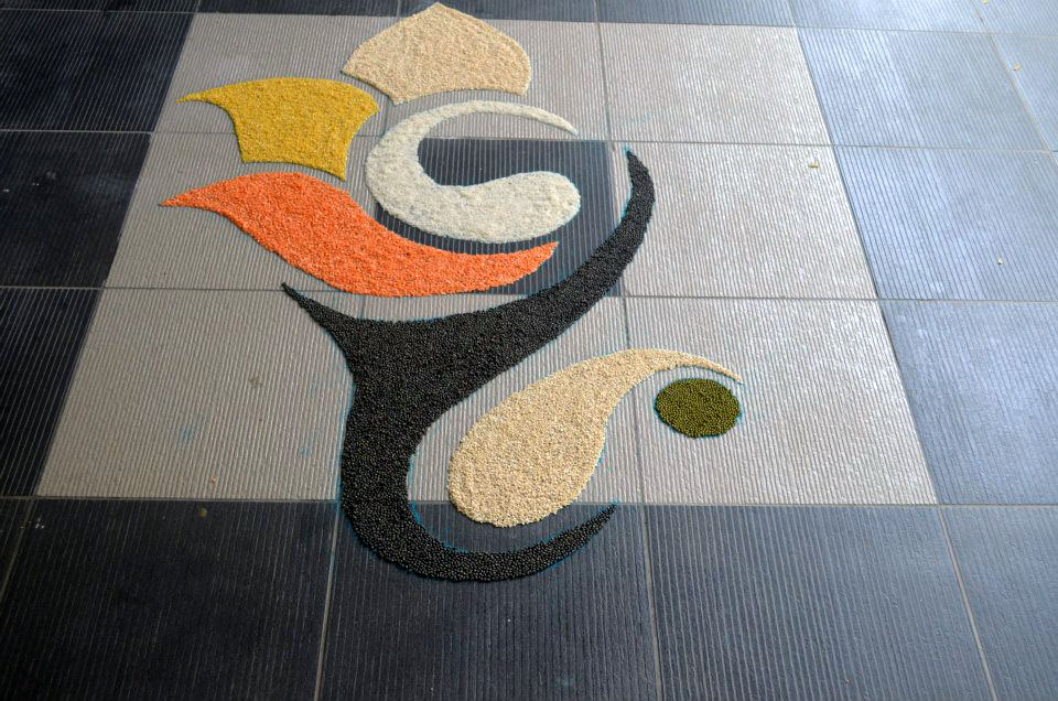 pulses rangoli design 12